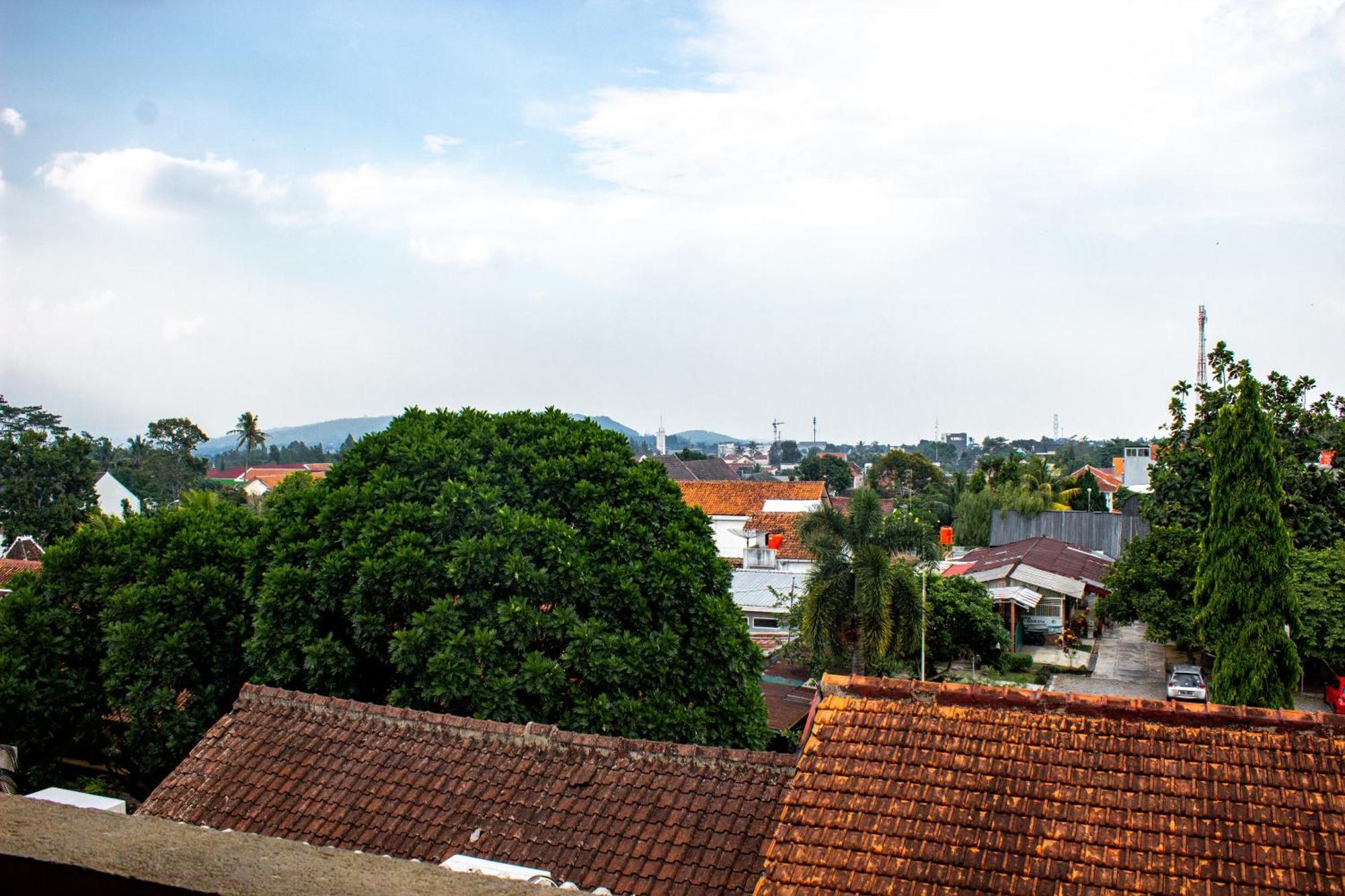 Kayu Arum Resort Salatiga Exterior photo